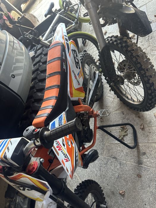 Moto 2 tempos como nova (reservada )