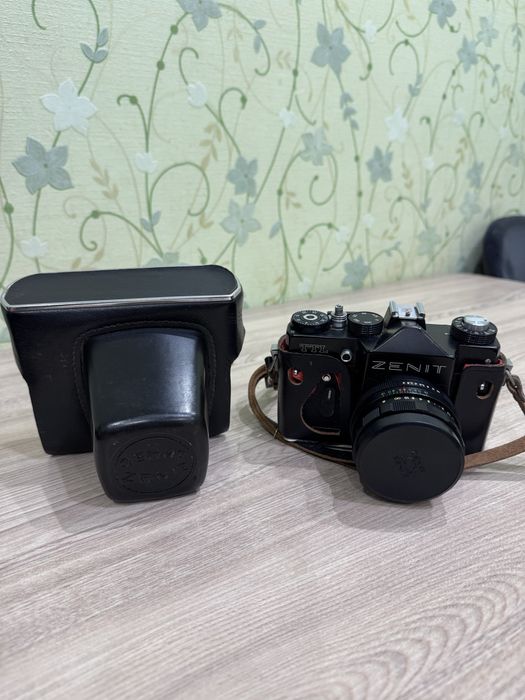 Фотоаппрат ZENIT TTL с объективом helios-44M 2/58