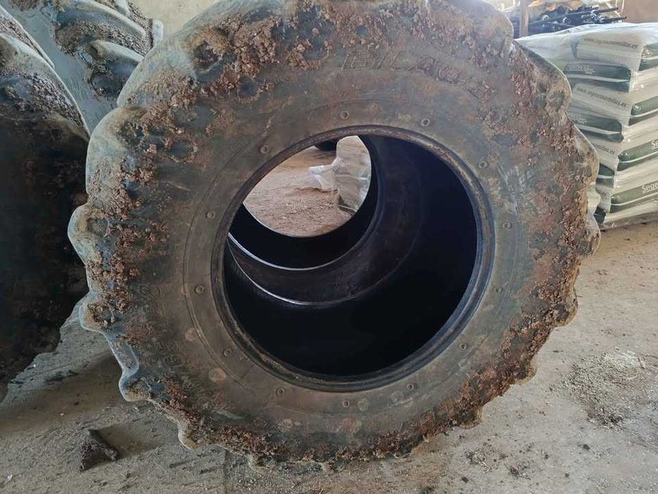 Pneus tractor R28 + R38 (medidas na descrição)