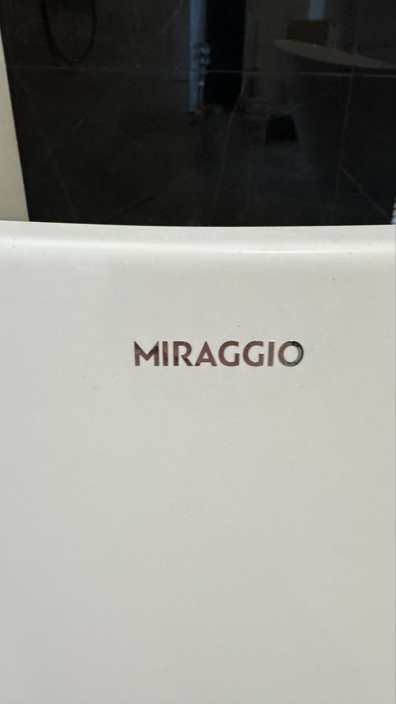 Вана  Miraggio лита зі штучного  каменю