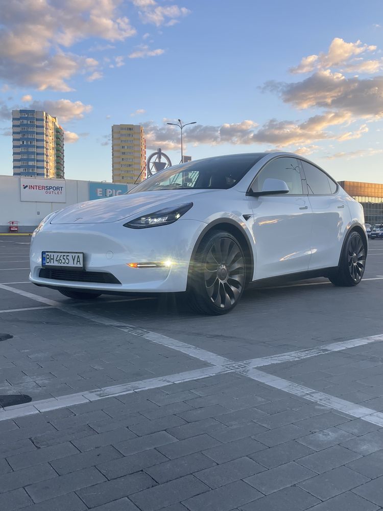 Tesla model Y Performance 2022
