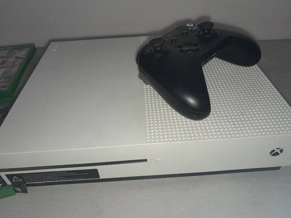 Vendo Xbox one S como nova