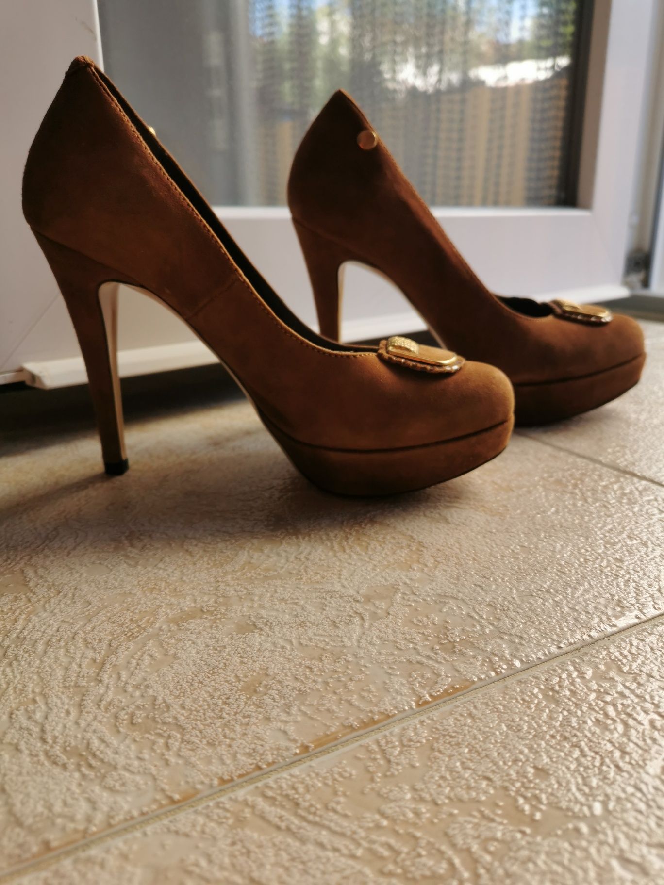 Sapatos Ruika pele camel