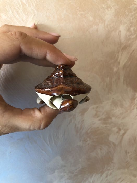 Статуетка черепахи яка трясеться черепашка фігурка рухома  іграшка