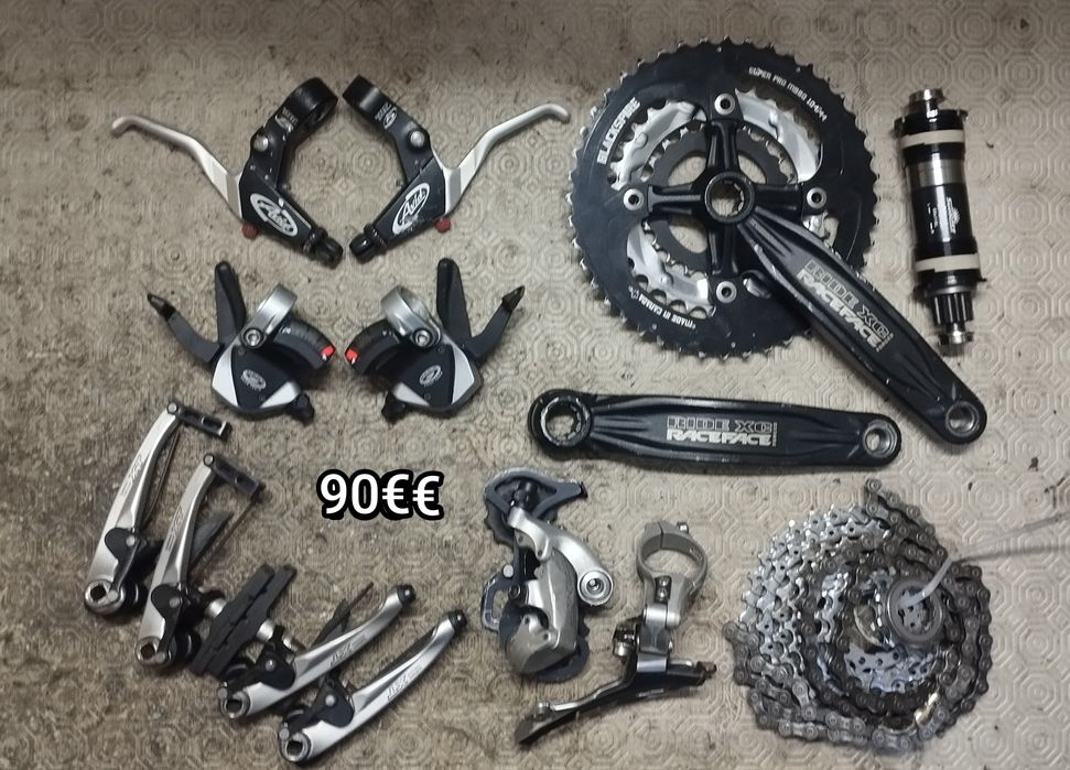 SKOTCH’s Bikes Garage... Peças, pecinhas e um monte de parafusos!!!