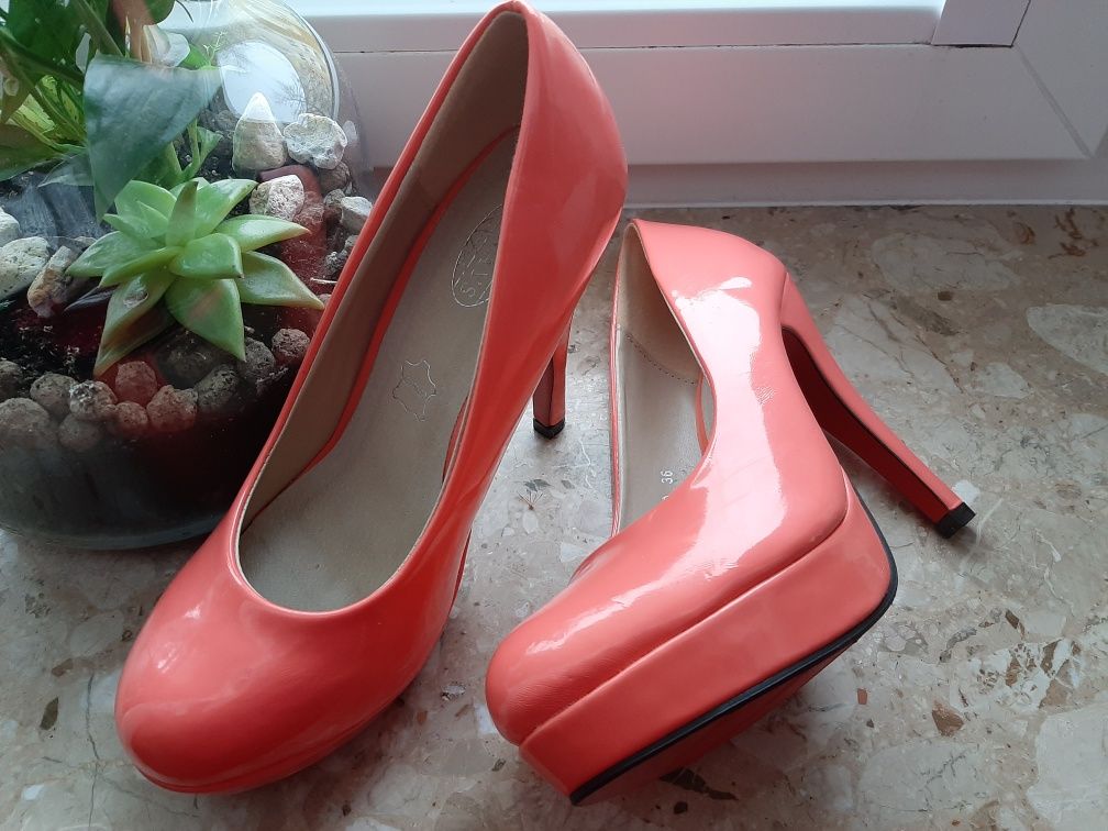 Buty szpilki na platformie