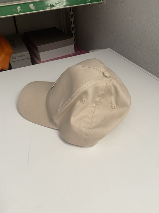 Tamanho l chapeu creme com uma letra