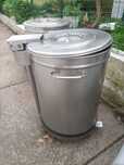 Balde grande do lixo em inox, com tampa e pedal
