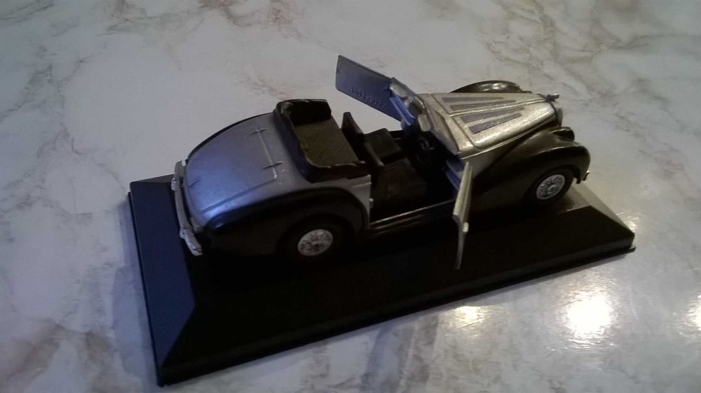 samochód, auto, model cabrio w stylu retro, skala 1:34