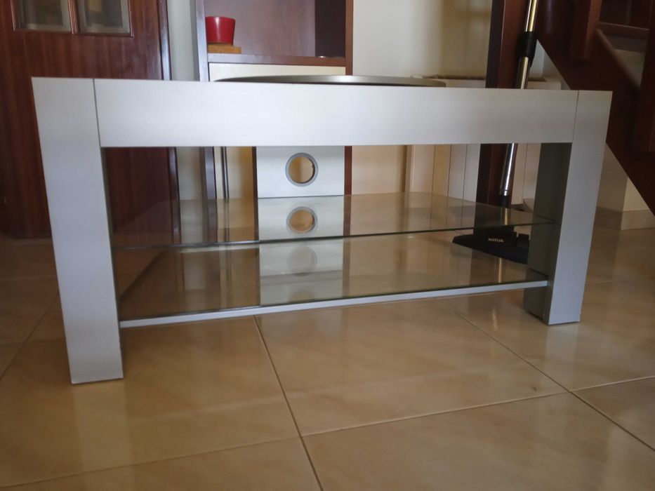 Mesa de TV modelo IKEA