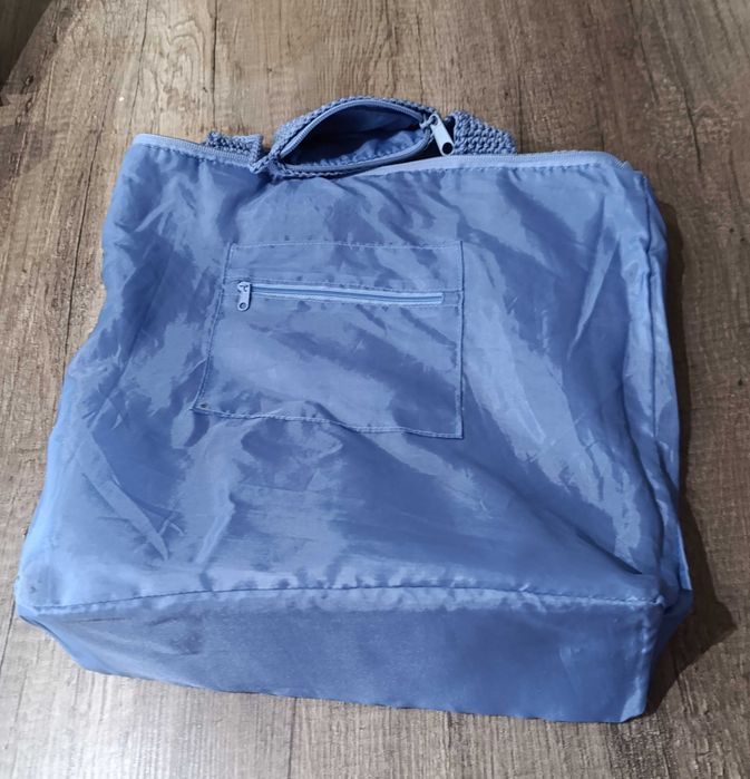 Carteira Croché forrada c/ porta moedas e bolso interior - Feito à Mão