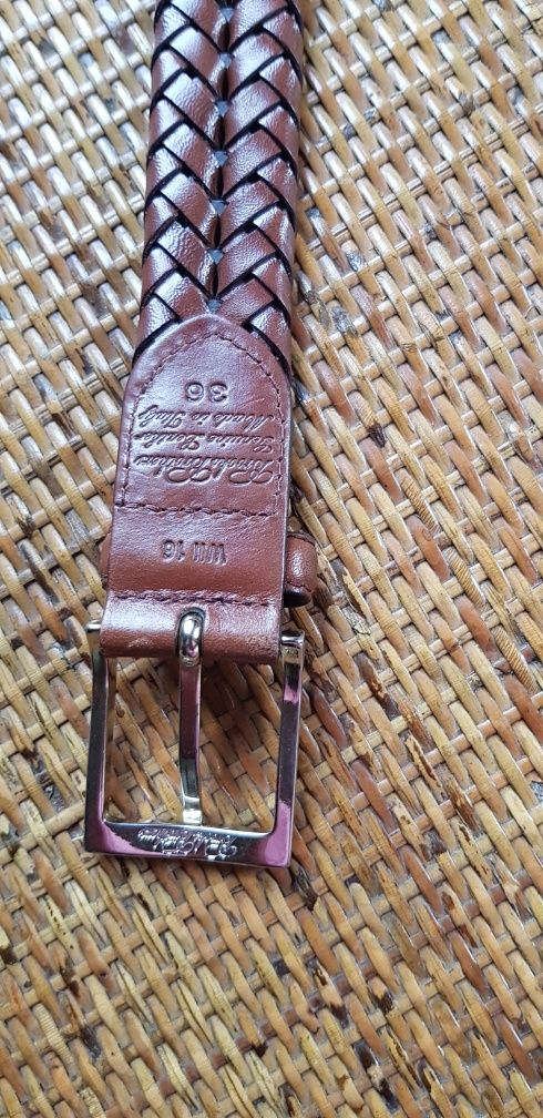 Brooks Brothers кожаИталия34-36 Общая длина 111 см