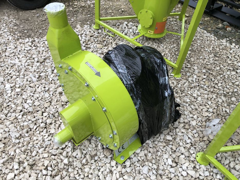 Mieszalnik Pasz ADRAF Śrutownik Ssąco-tłoczący Zestawy Paszowe ślimak