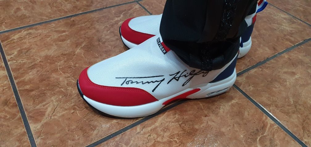 Buty sportowe Tommy Hilfiger 40, nowe damskie adidasy