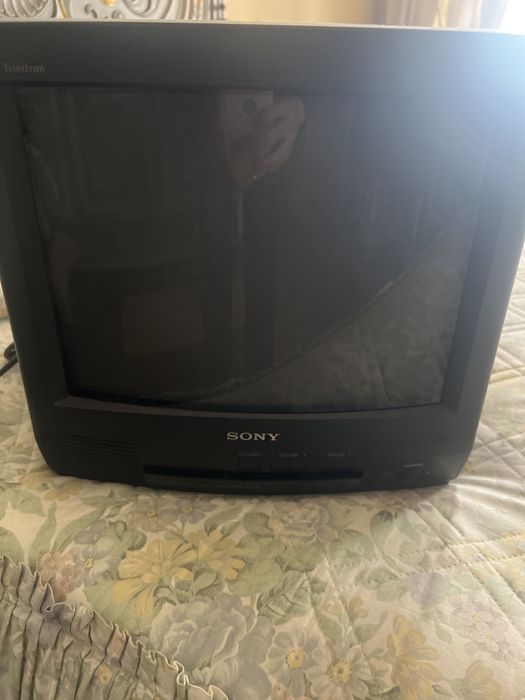 Tv sony preta de caixa