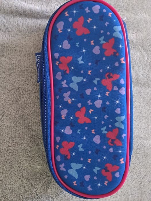 Nowy piórnik dla dziewczyki