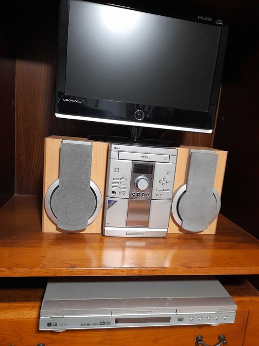 Vendo televisão rádio dvd