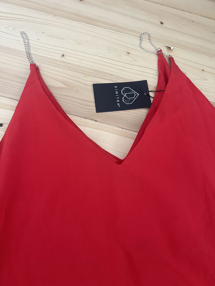 Червона сукня нова