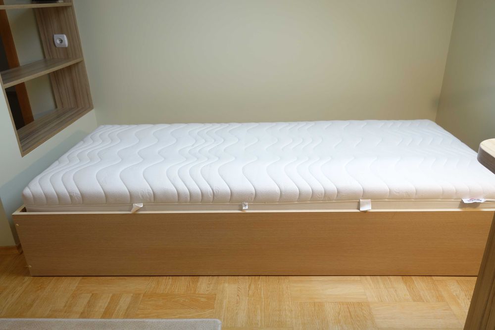 tapczan stelaż plus materac 200x90