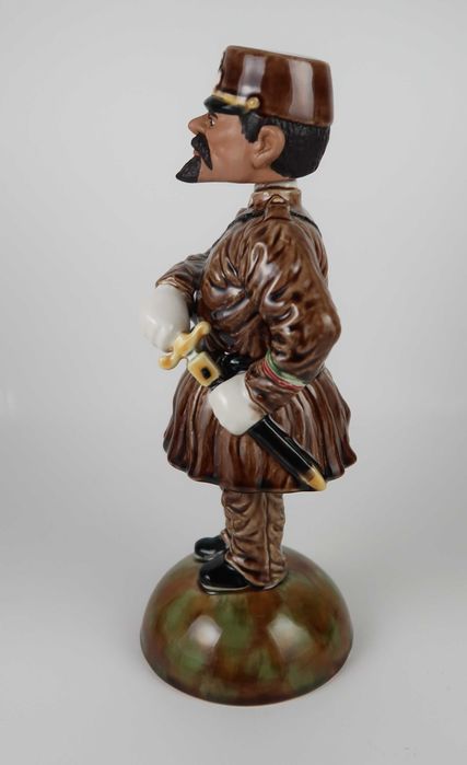 Policia Civil - Figura Movimento - Faiança Caldas Bordallo Pinheiro