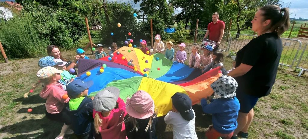 Zjeżdżalnie zamki dmuchane WYNAJEM wata balony animacje tatuaże
