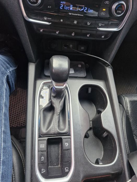 Hyundai Santa Fe  2.0