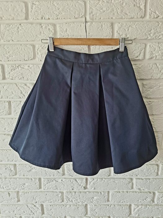 Дві жіночі спідниці