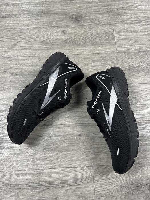 Кроссовки мужские на gore tex Brooks