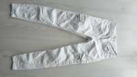 Biale spodnie bojowki  Bershka 32