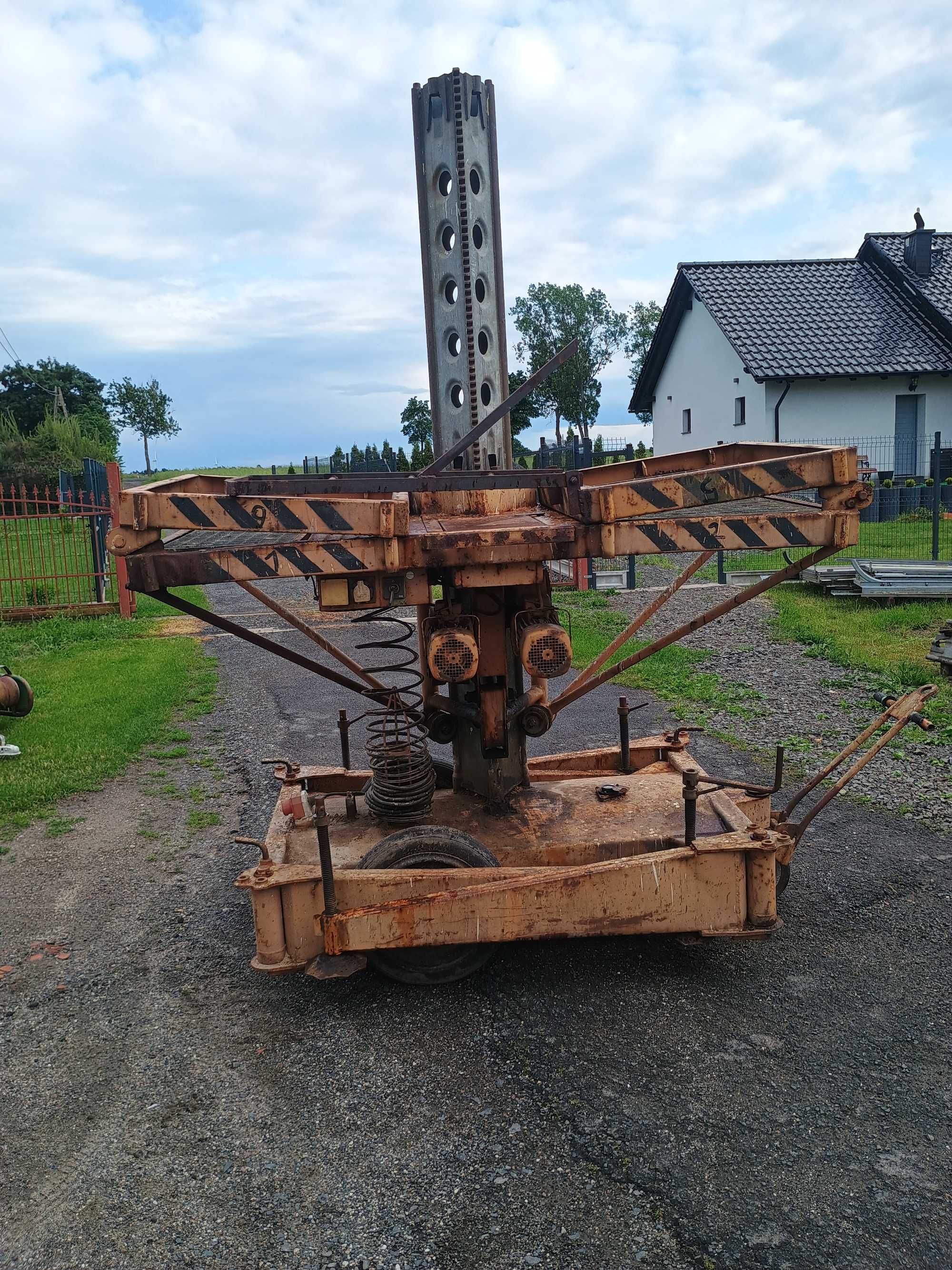 Podest roboczy typu FHB 10m