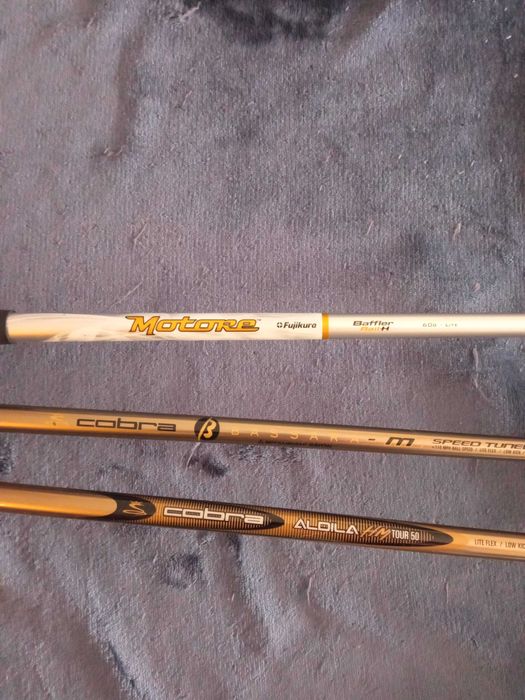 Vendo conjuntos de tacos de golf.