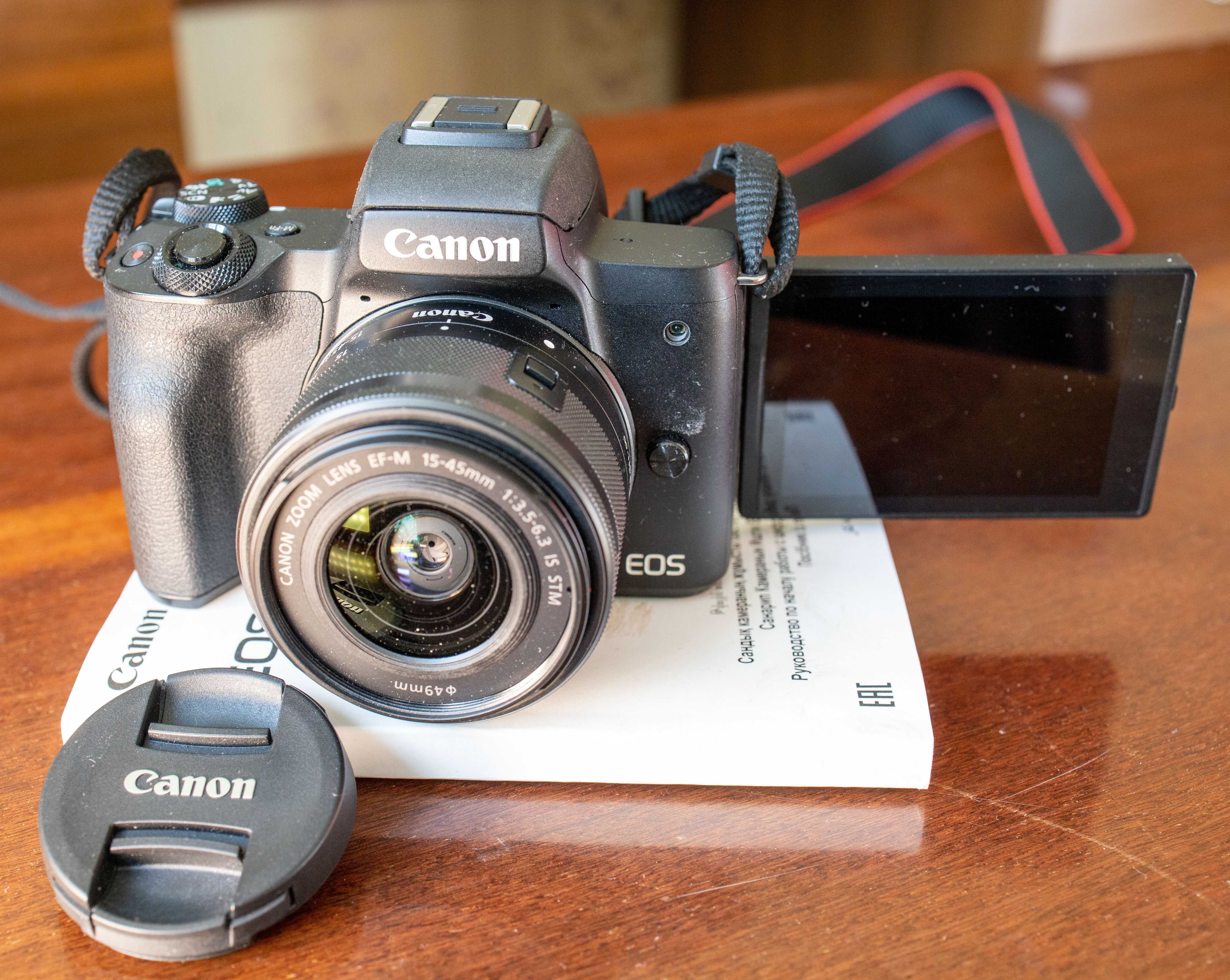 Продам фотокамеру Canon EOS M50