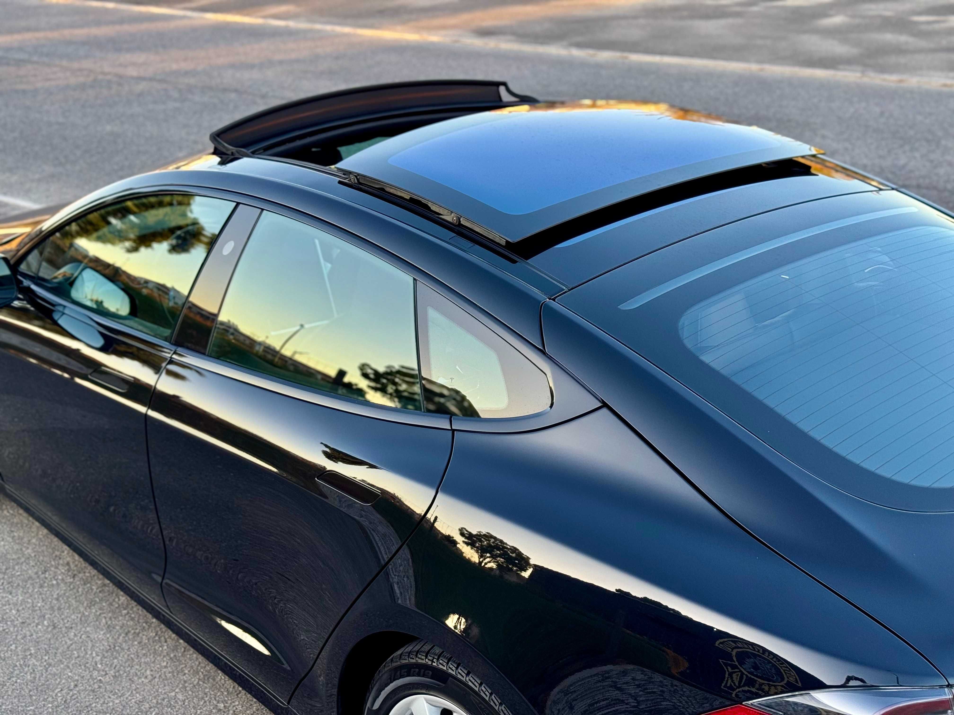 Model S 75D - Supercharger Grátis - Autopilot Pago - Panorâmica
