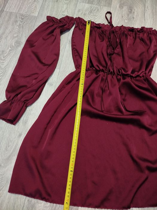 Жіноча бордова сукня з відкритими плечима М-Л