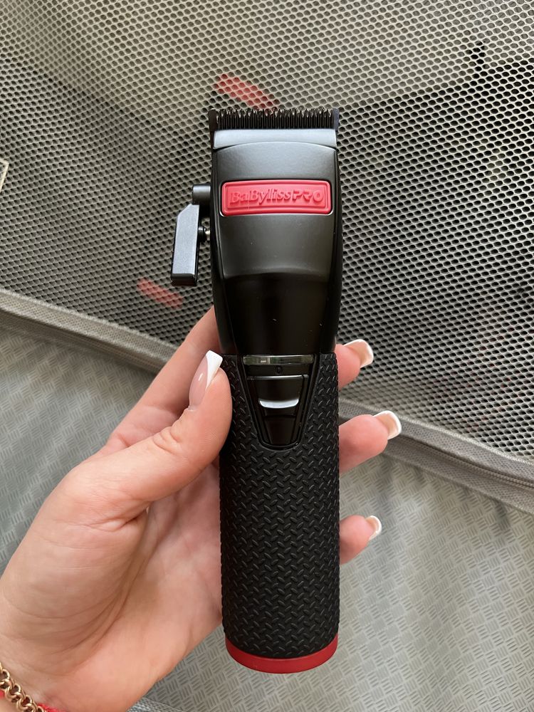 Продается машинка для стрижки babyliss