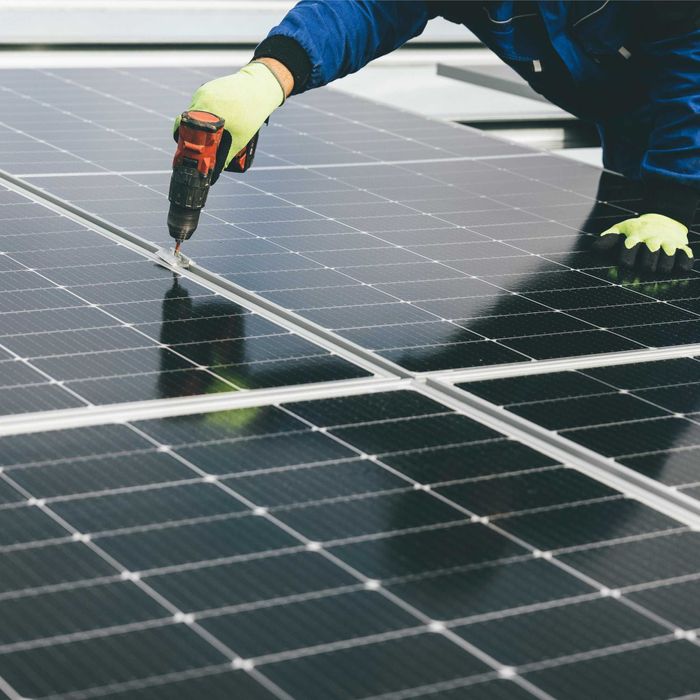 Instalacja fotowoltaiczna 9,76 kW z magazynem 15,36 kWh, montaż