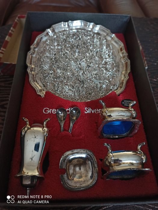 Pilnie Piekna tacka z akcesoriami