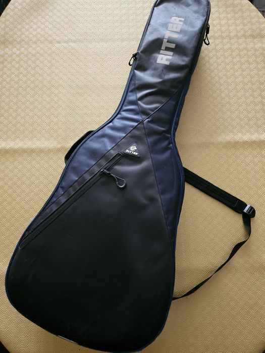 Guitarra Yamaha C70 com estojo
