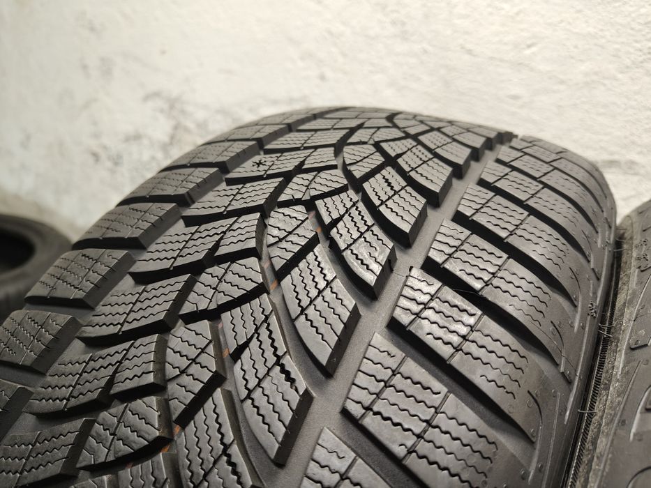 2X 245/45R18 100V Goodyear Ultragrip Performance+ 9mm 2022