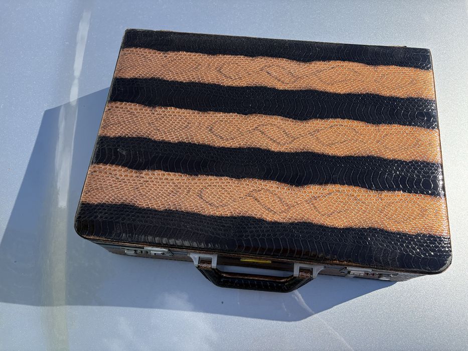 Набор столовых приборов в подарочном чемодане Limited V.Edition ITALY