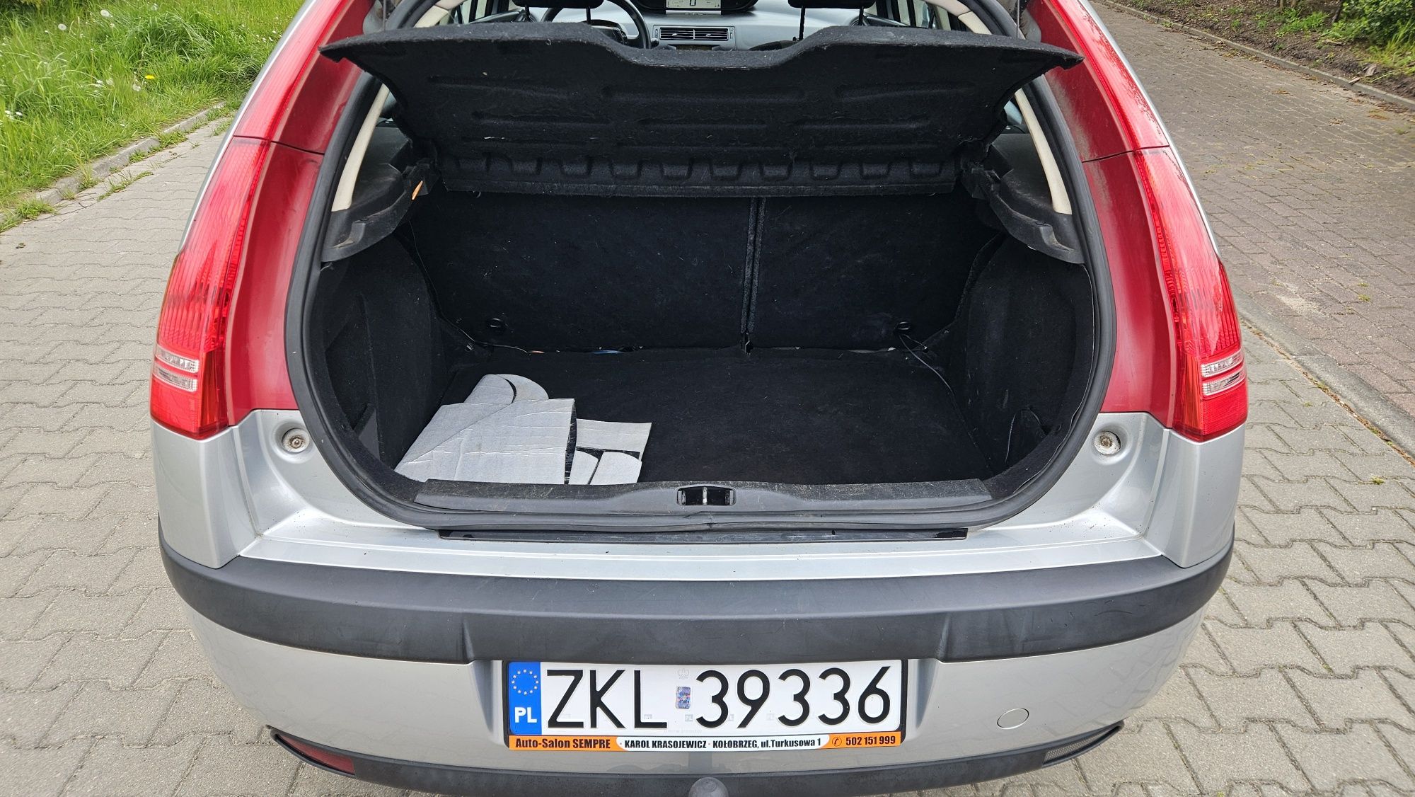 OKAZJA 06r tylko 172tys.km CITROEN C4 1,4 90KM klima sprawna hak ładny