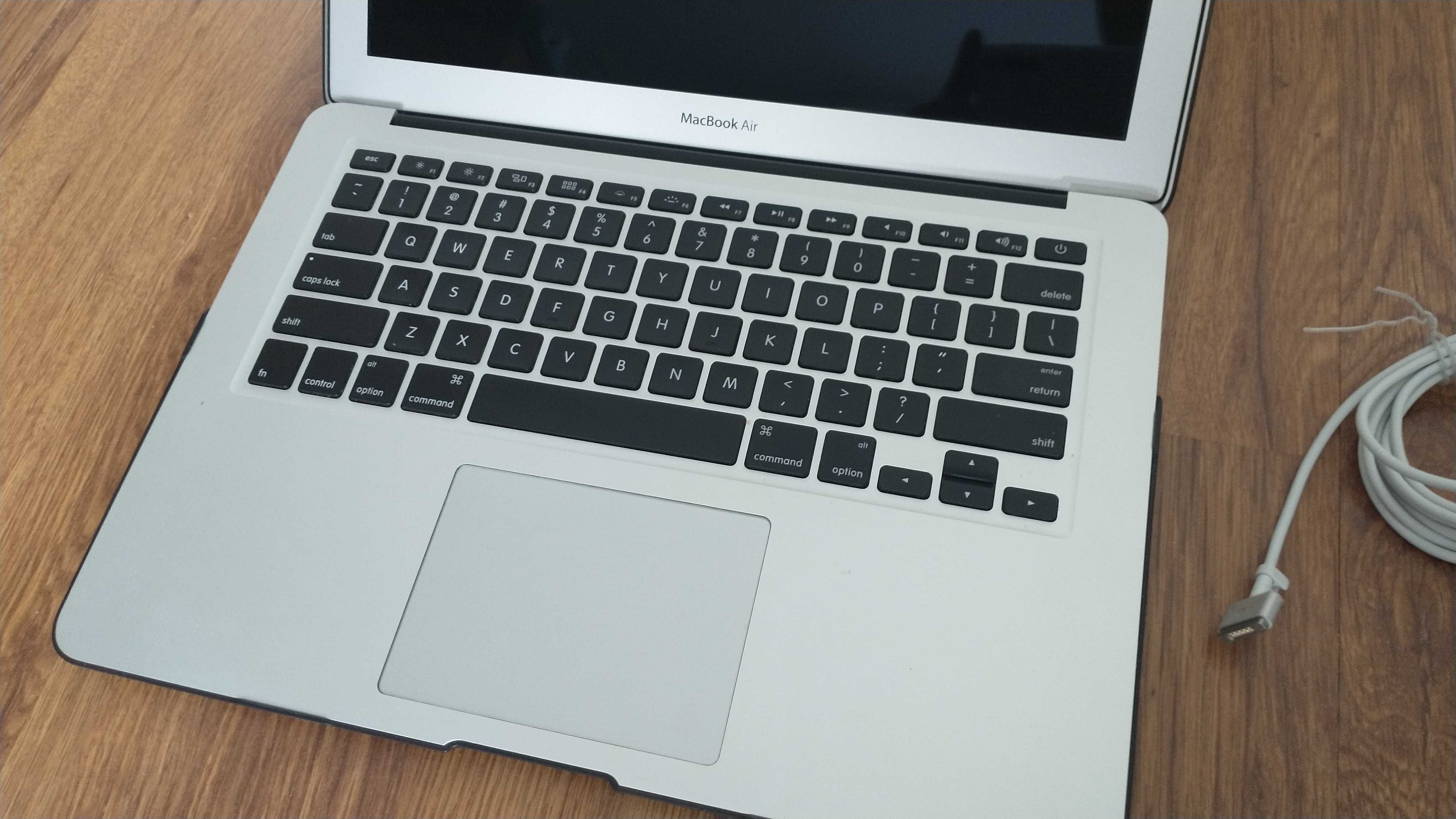 Apple MacBook Air A1466 i5/4GB/128GB/OS Monterey/US-PL [AKTUALNE]
