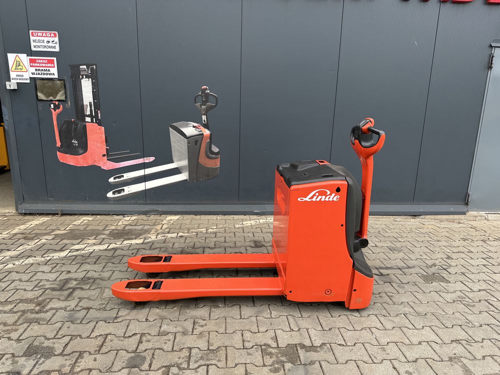 Paleciak elektryczny Linde T 18 z 2015 r wózek paletowy