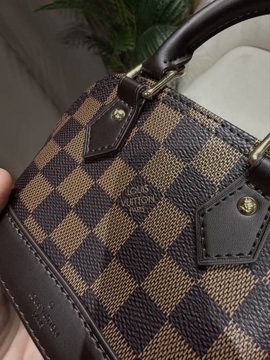 Torebka mini Louis Vuitton alma nano