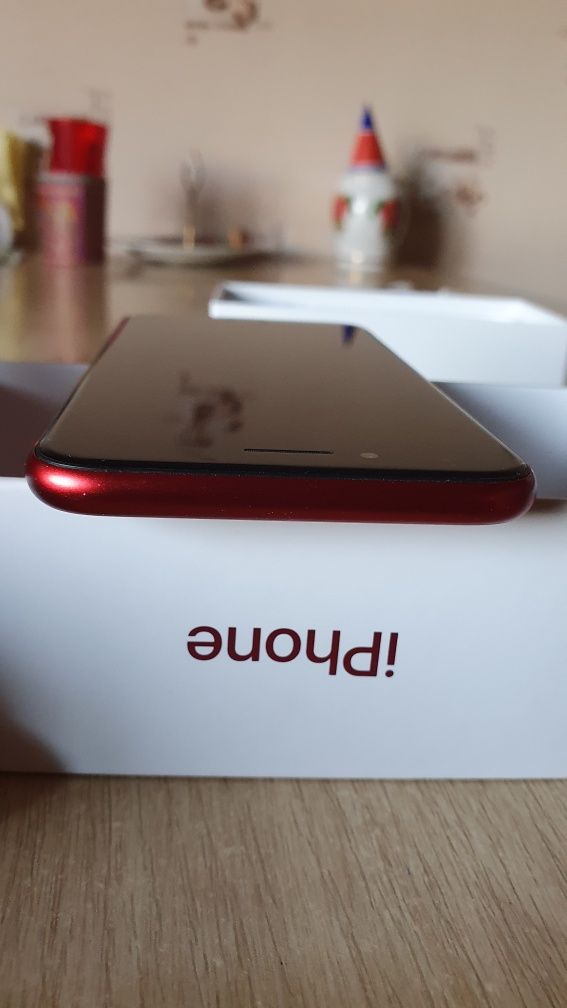 Мобільний телефон Apple iPhone SE 256GB 2020 Red