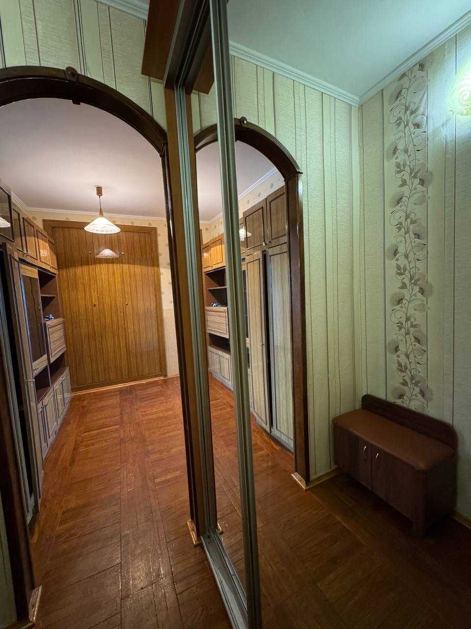 Трикімнатна в   "обкомівському"   будинку   ,центр   Мазепи  90000