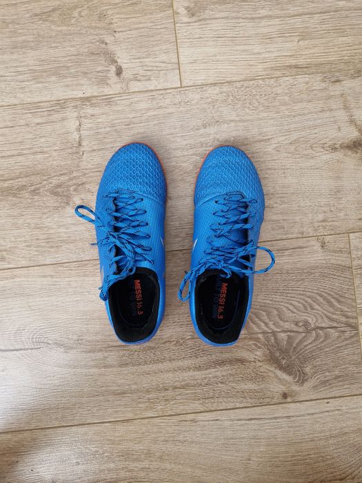 Футзалки adidas 33р
