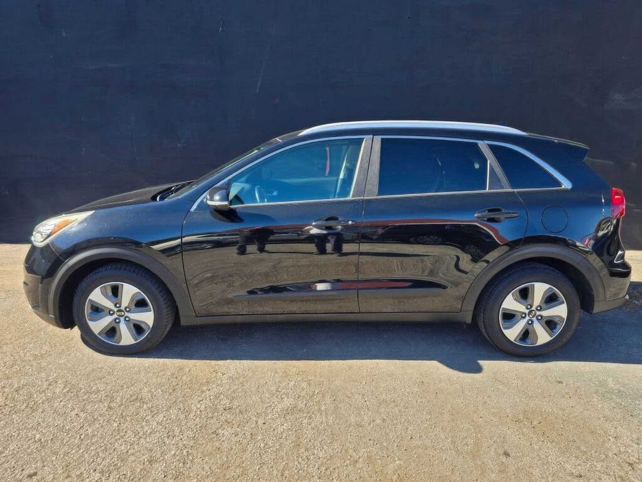 Kia Niro EX      2017
