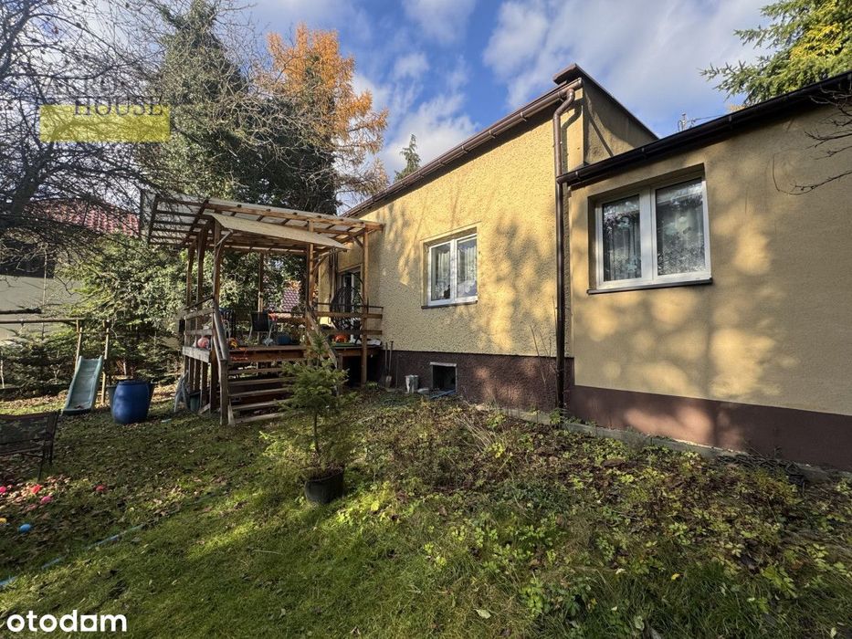 Niewielki domek na przepięknej kameralnej działce