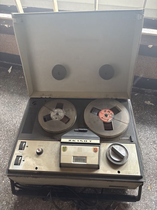 Magnetofon szpulowy unitra